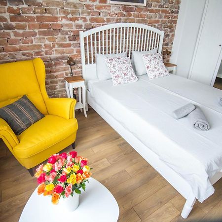Lion'S Bridge Boutique 2Bdrm Apt, Top Center Gem София Екстериор снимка