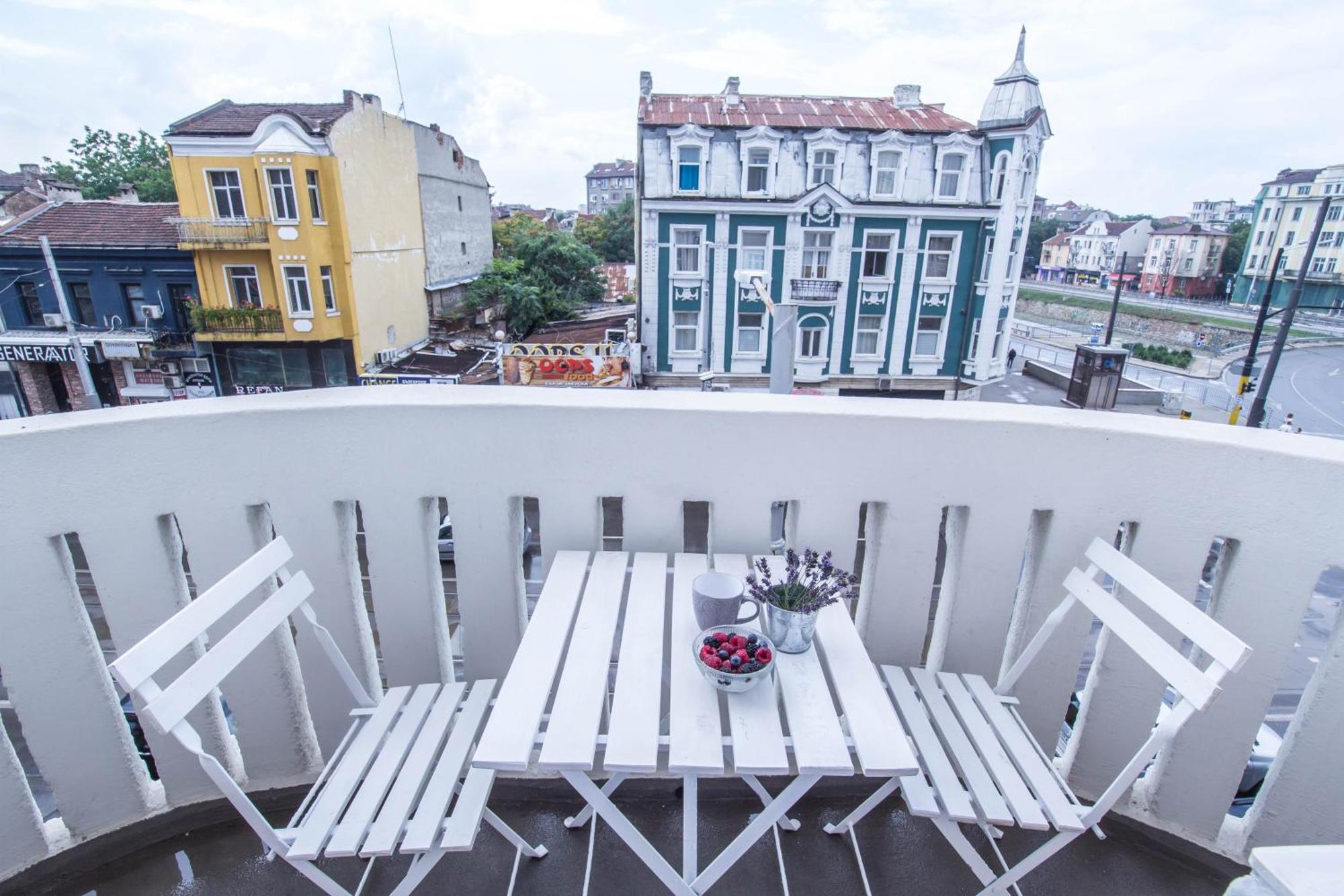 Lion'S Bridge Boutique 2Bdrm Apt, Top Center Gem София Екстериор снимка