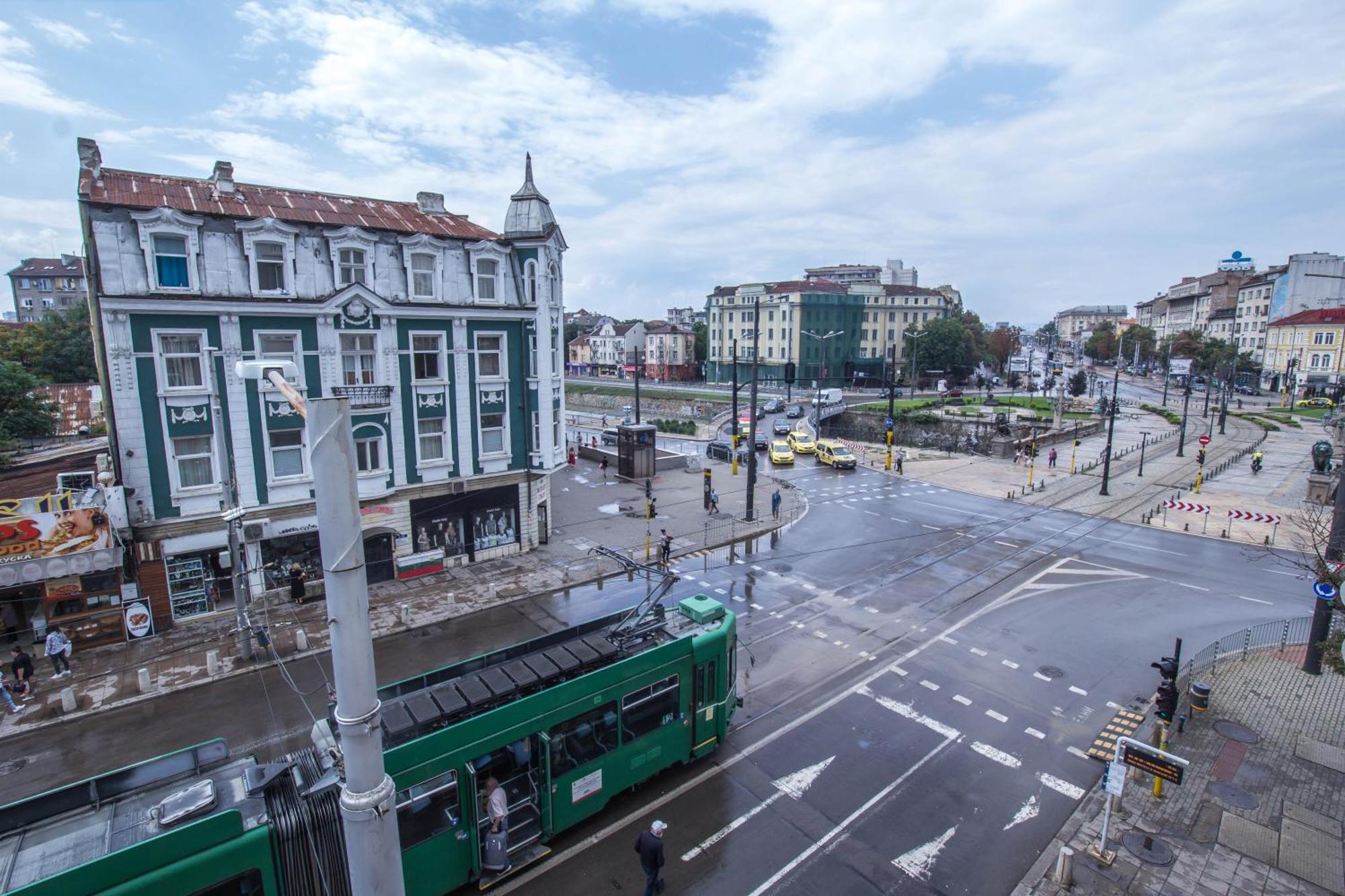 Lion'S Bridge Boutique 2Bdrm Apt, Top Center Gem София Екстериор снимка