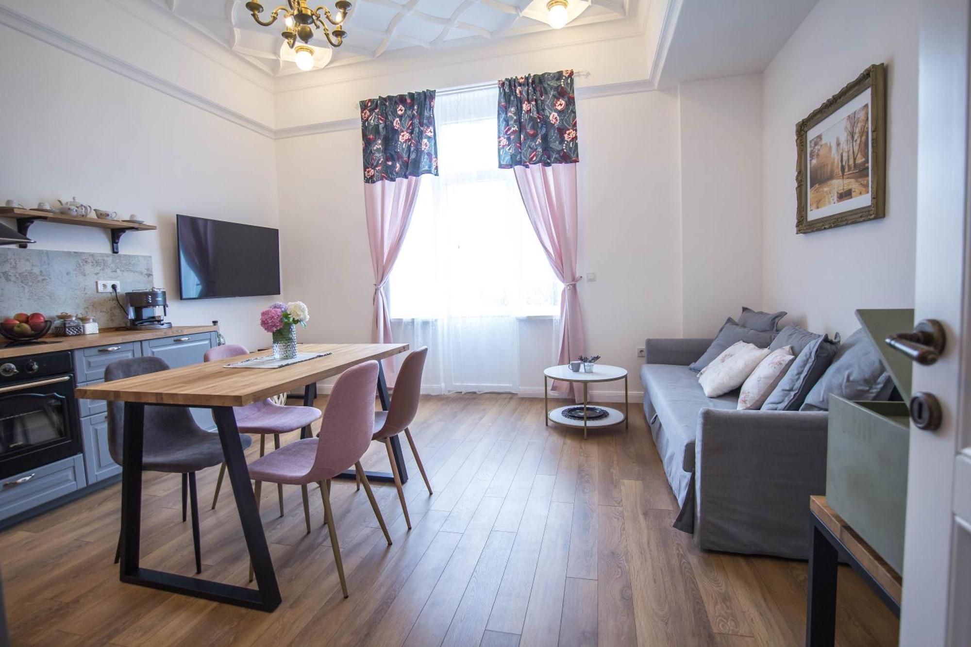 Lion'S Bridge Boutique 2Bdrm Apt, Top Center Gem София Екстериор снимка